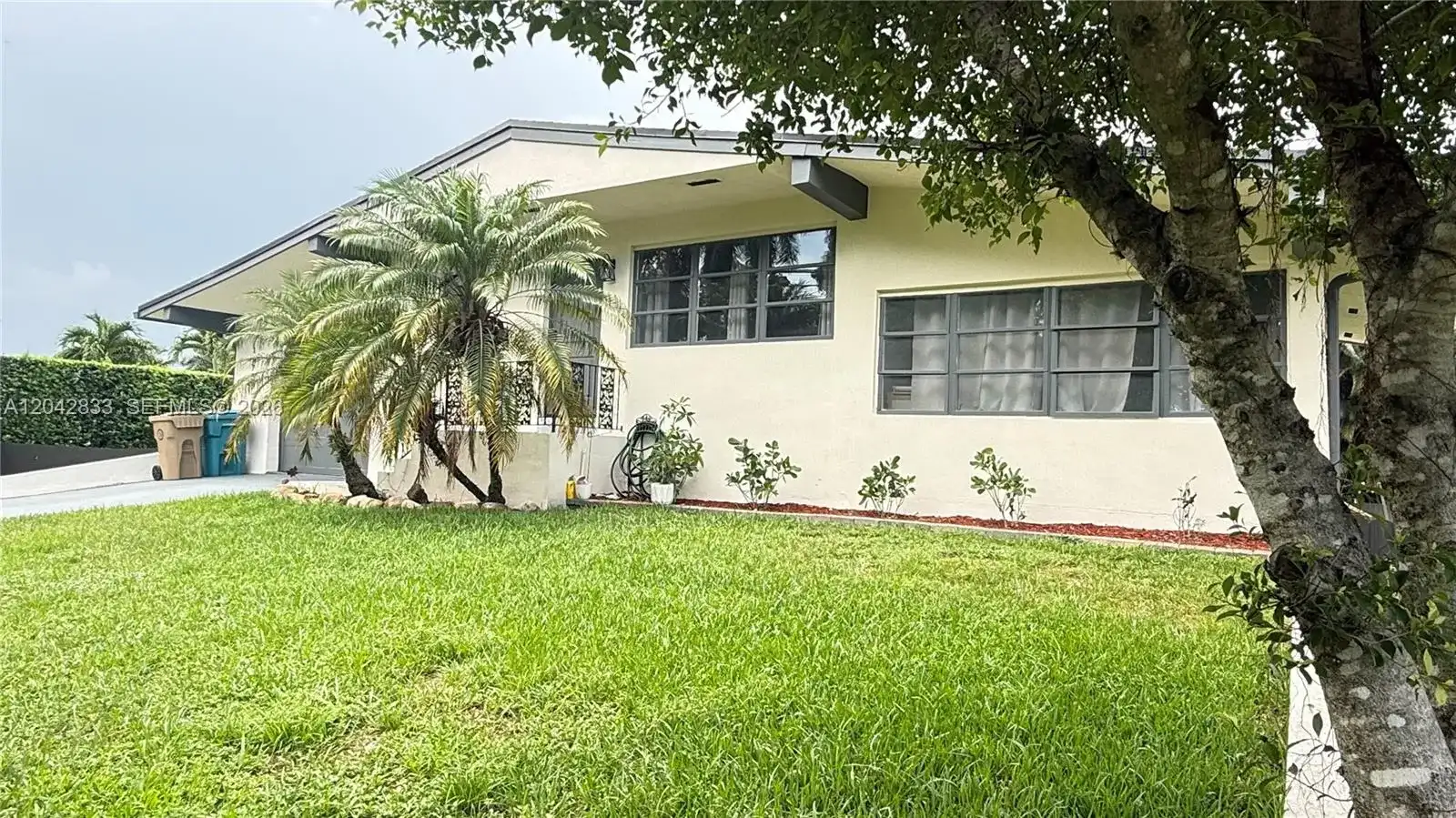 10751 SW 48th St, Davie FL 33328