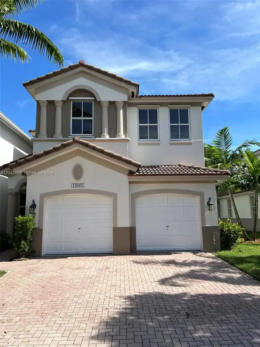 10861 NW 85th Ter, Doral FL 33178