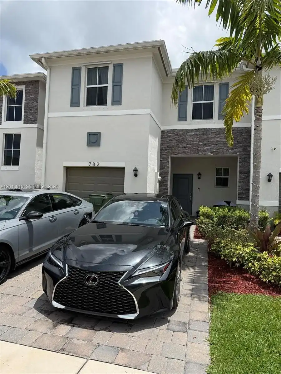 782 SE 18th St, Homestead FL 33034
