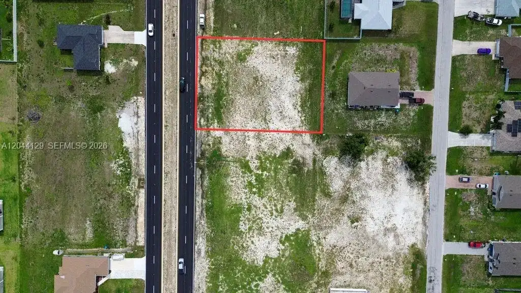 317 E Diplomat PKWY, Cape Coral FL 33909