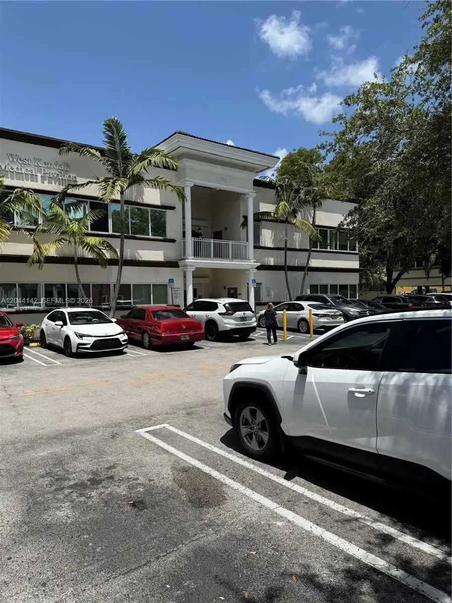 11801 SW 90th St # 101, Miami FL 33186
