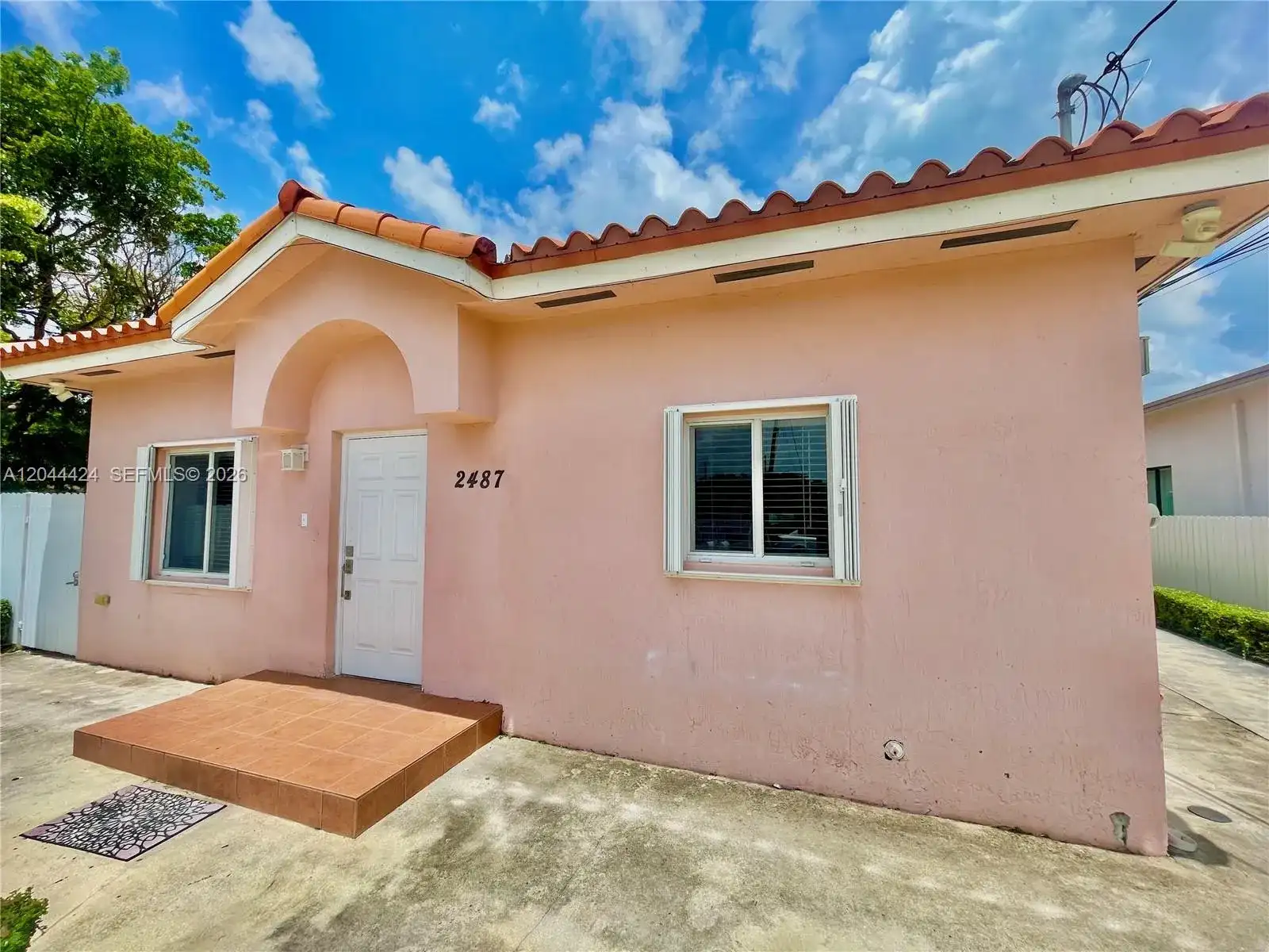 2487 W 5th Ct, Hialeah FL 33010