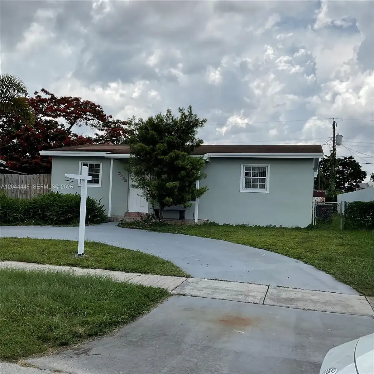 7395 Garfield St, Hollywood FL 33024