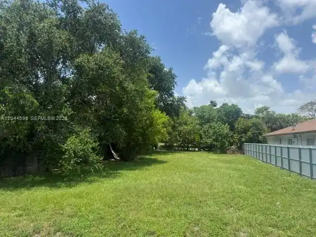 10326 NW 6 AVE, Miami FL 33150