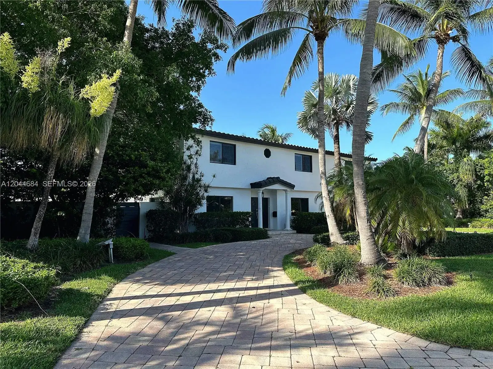 2445 SE 8th St, Pompano Beach FL 33062