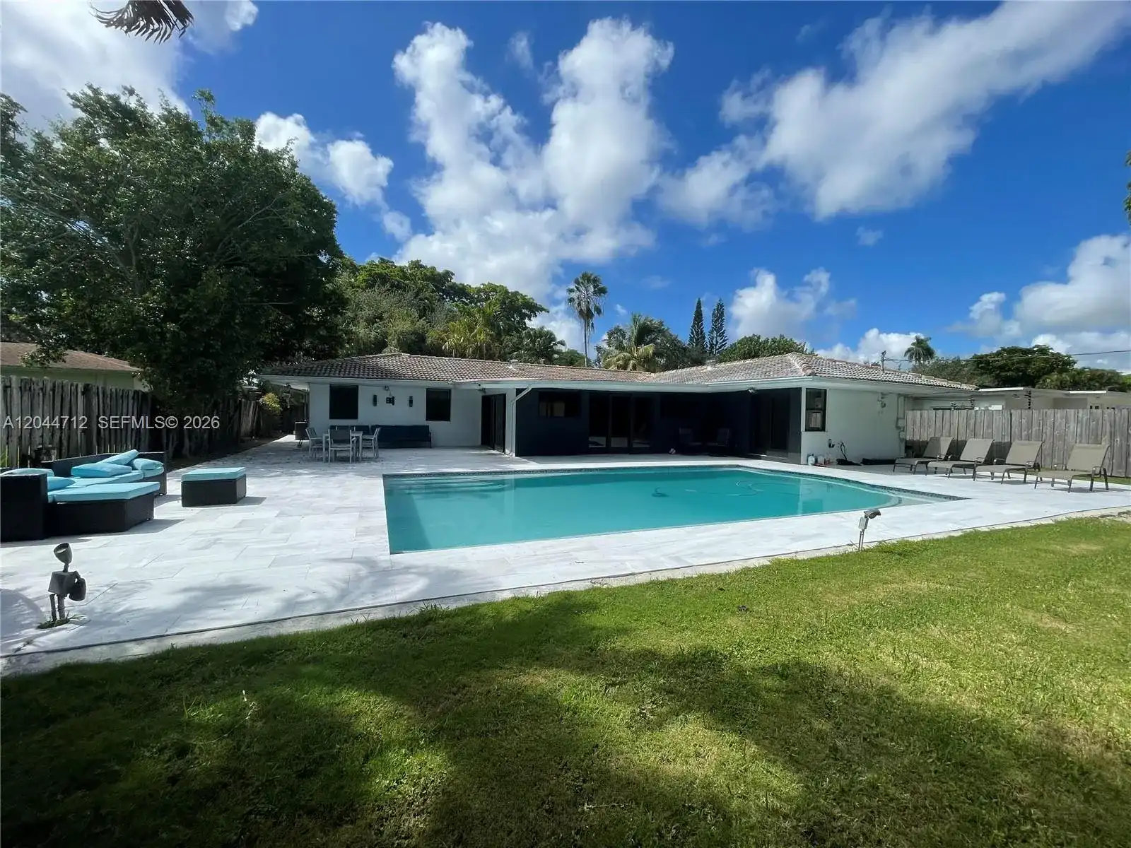 2115 Alamanda Dr, North Miami FL 33181