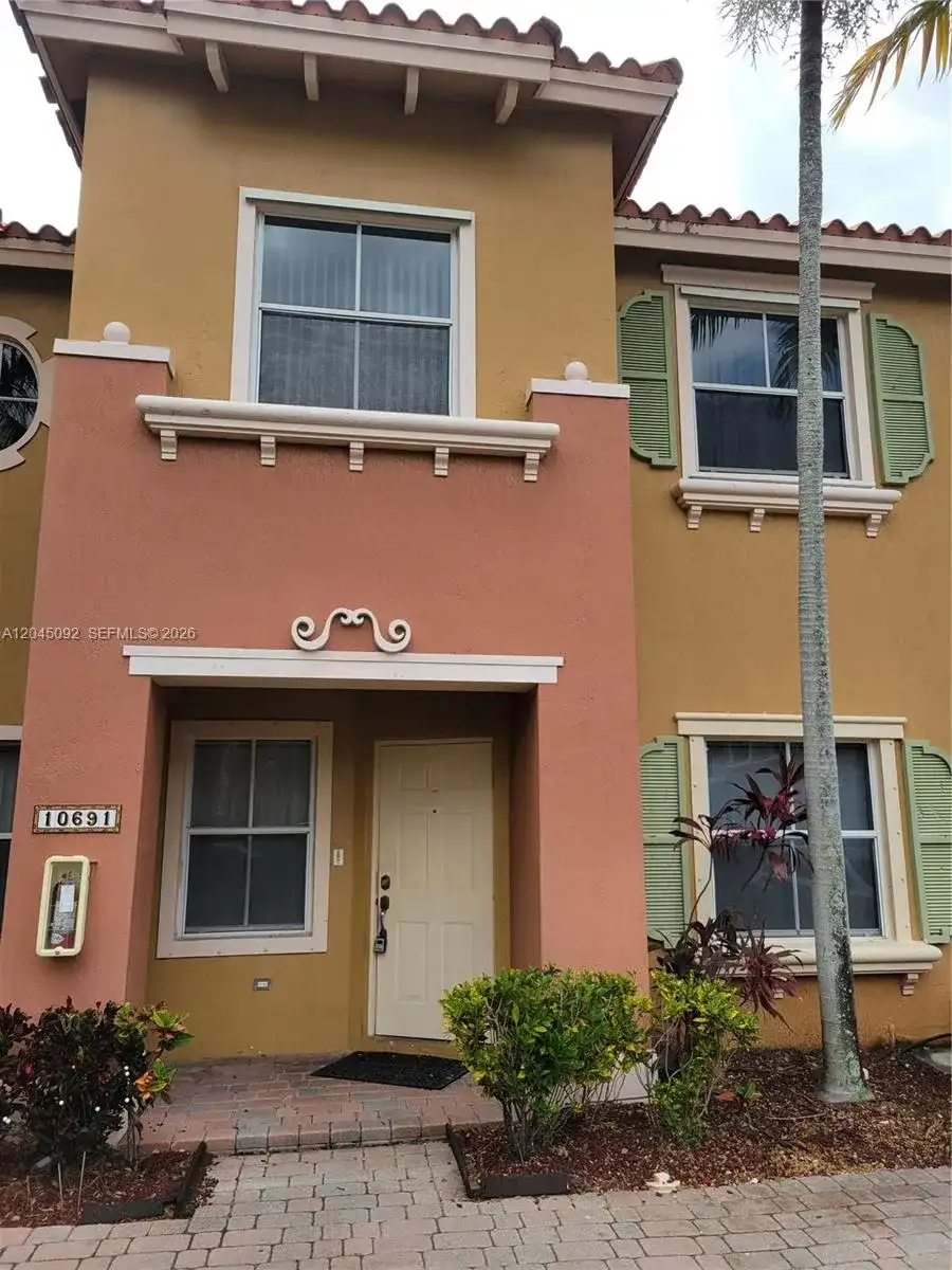 10691 SW 6TH ST # 804, Pembroke Pines FL 33025