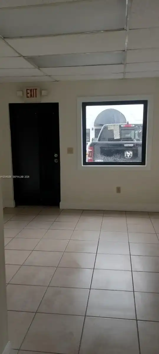 2067 W 62nd St, Hialeah FL 33016