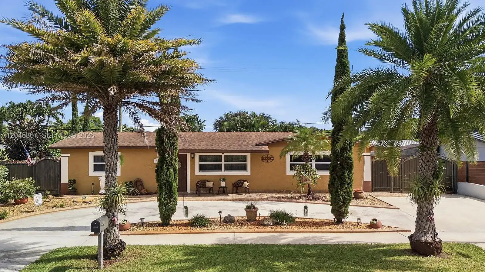 7858 NW 171st St, Hialeah FL 33015