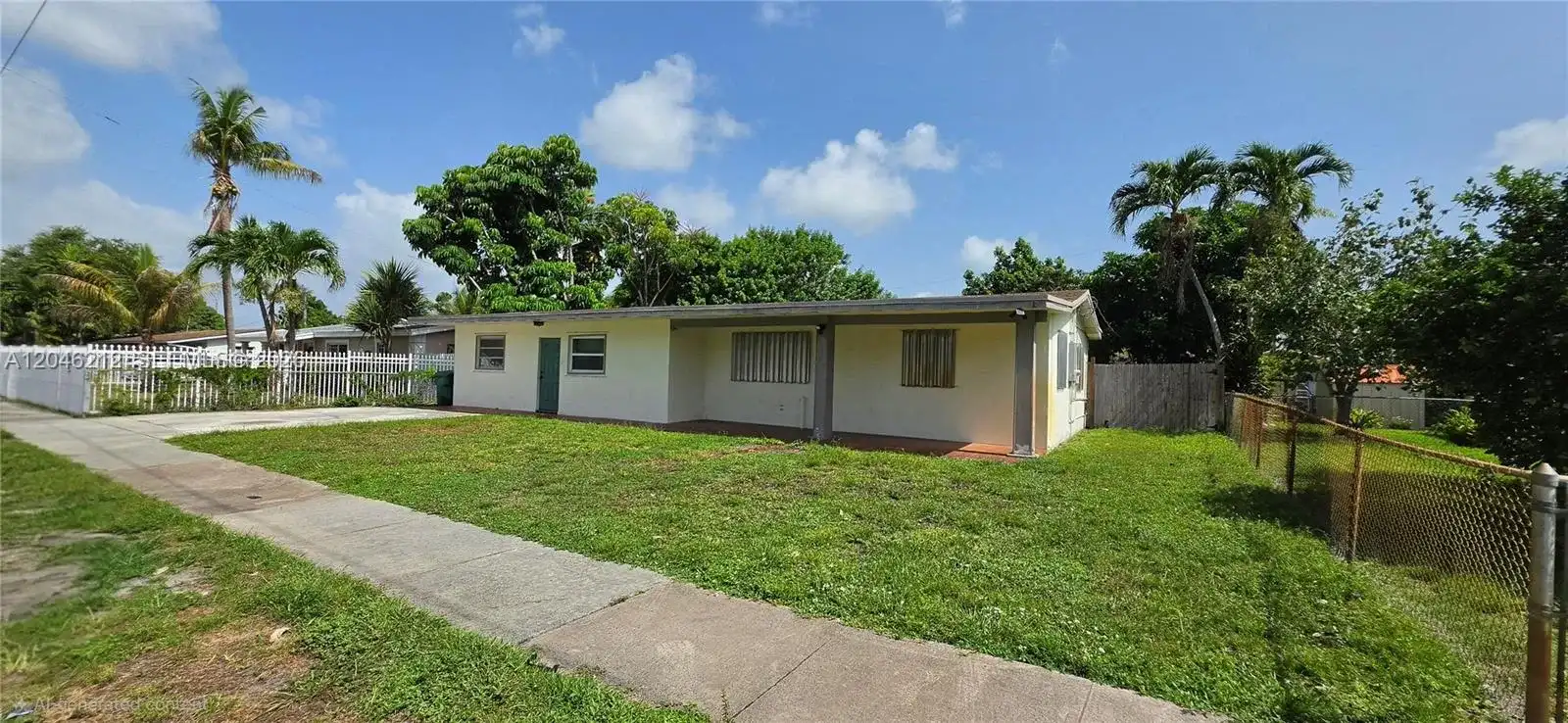 1331 NE 211th St, Miami FL 33179