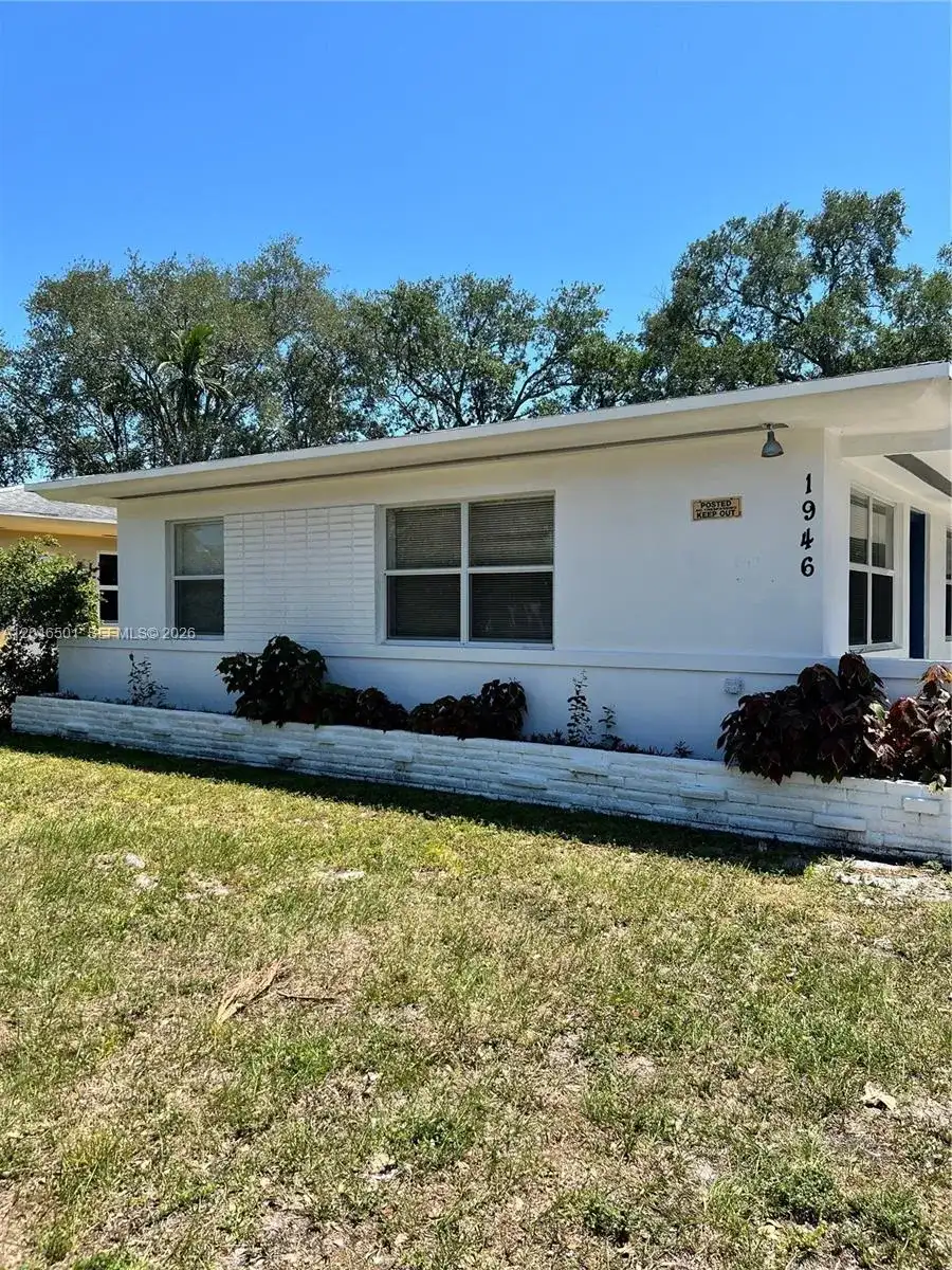 1946 NE 167th St # 1, North Miami Beach FL 33162