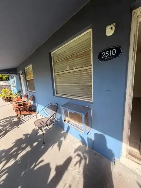 2510 NE 181st St # 1, North Miami Beach FL 33160