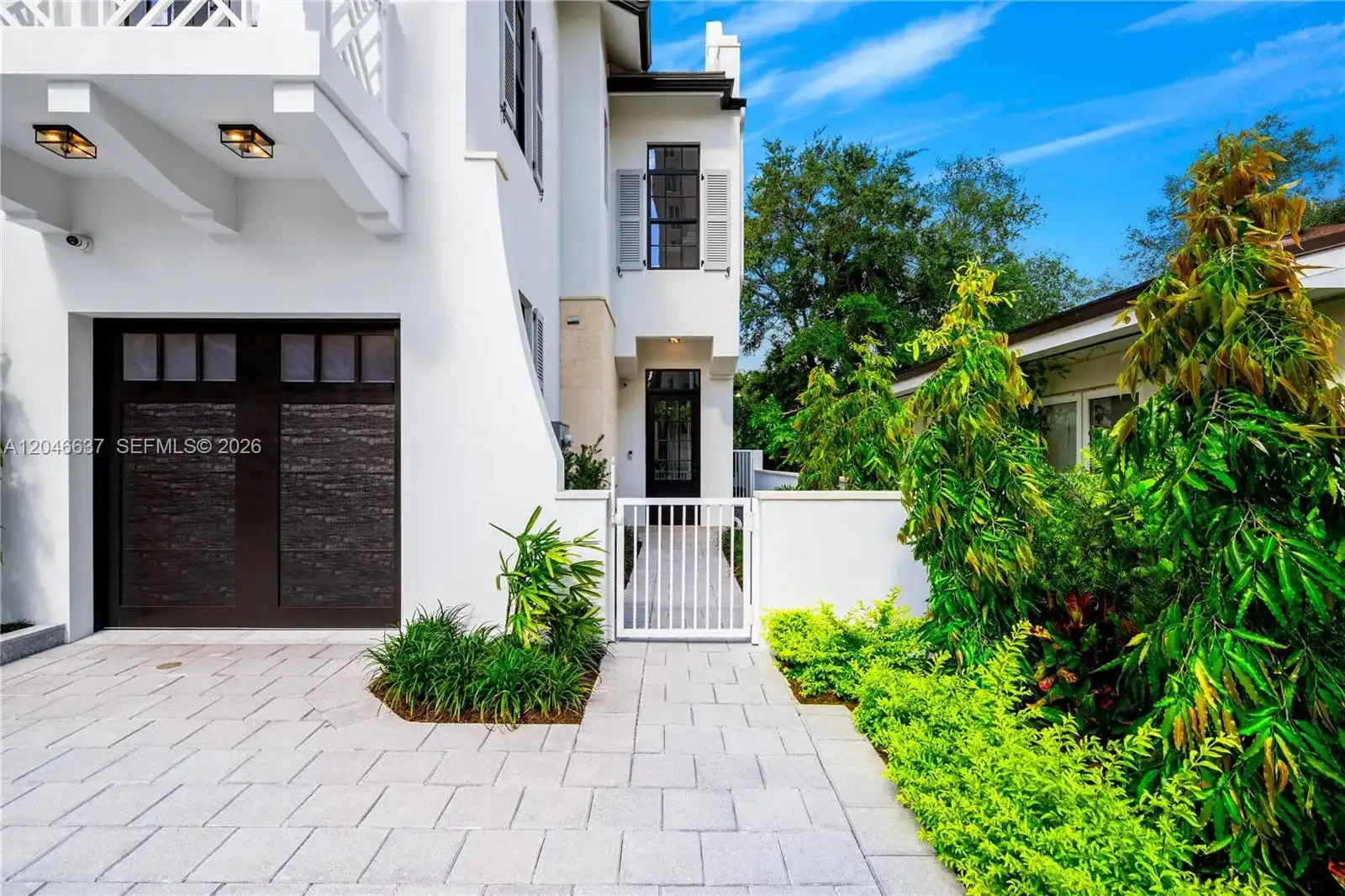 2712 S Le Jeune Rd, Coral Gables FL 33134