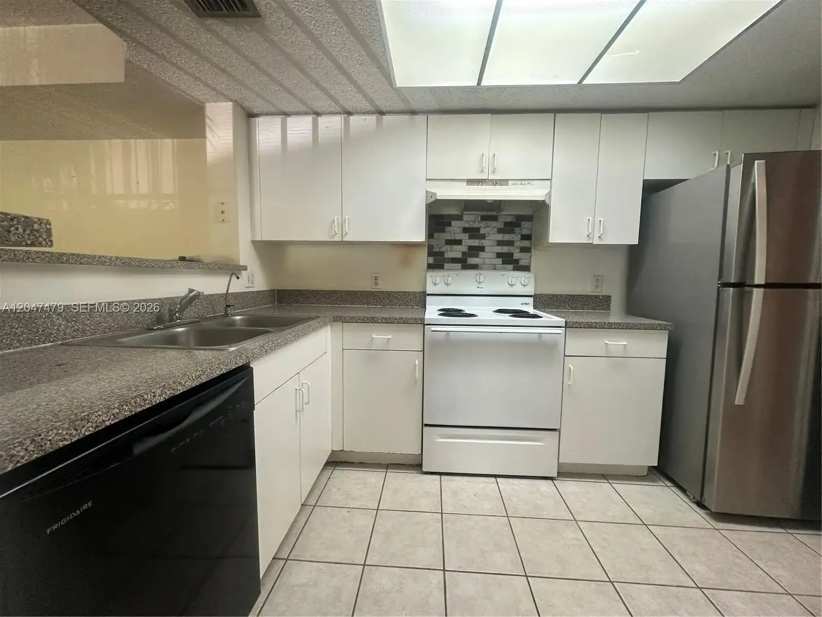 5011 Wiles Rd # 207, Coconut Creek FL 33073