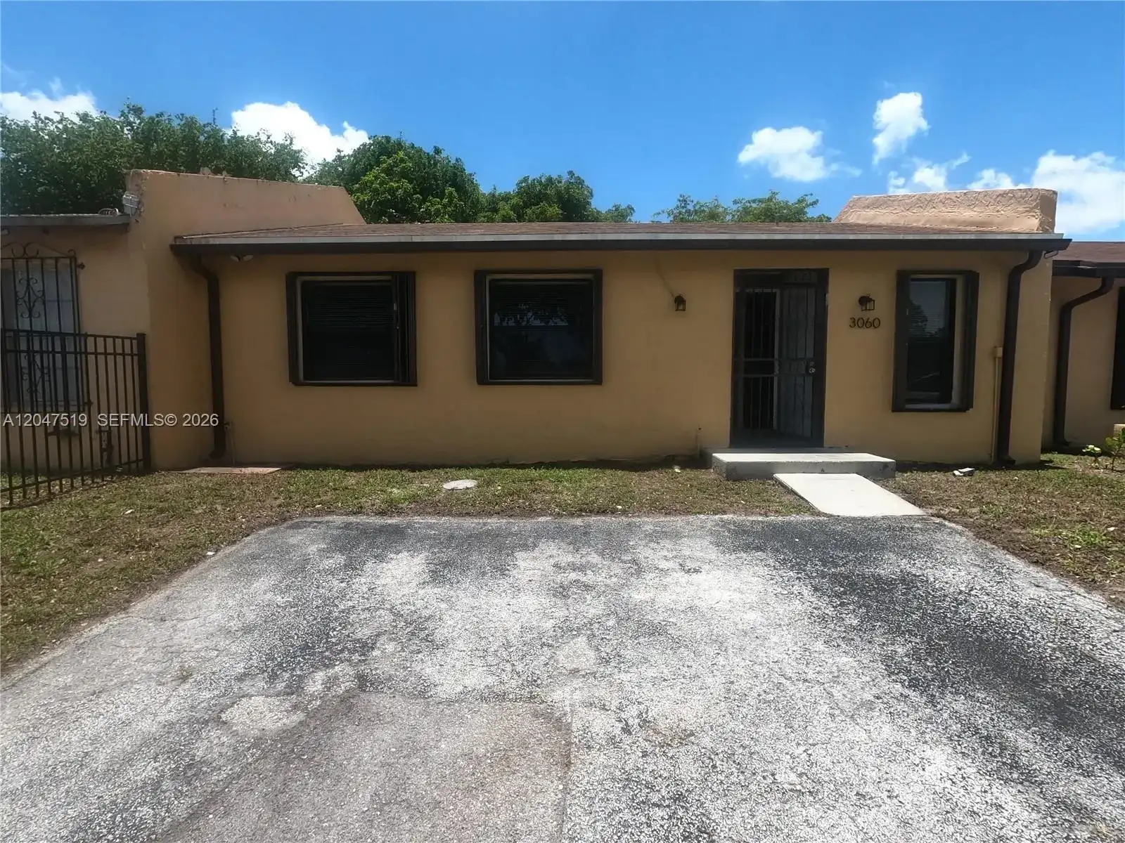 3060 NW 204th Ln, Miami Gardens FL 33056