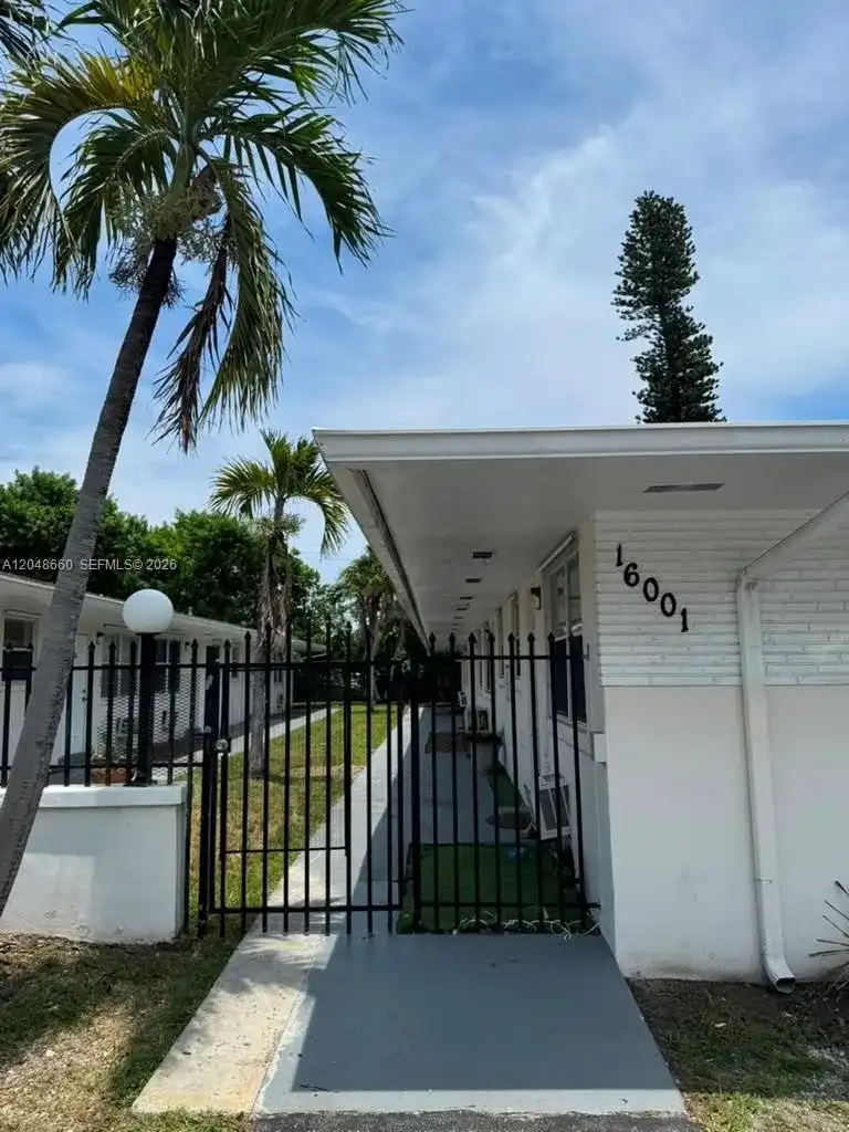 16001 NE 18th Pl # 3, North Miami Beach FL 33162