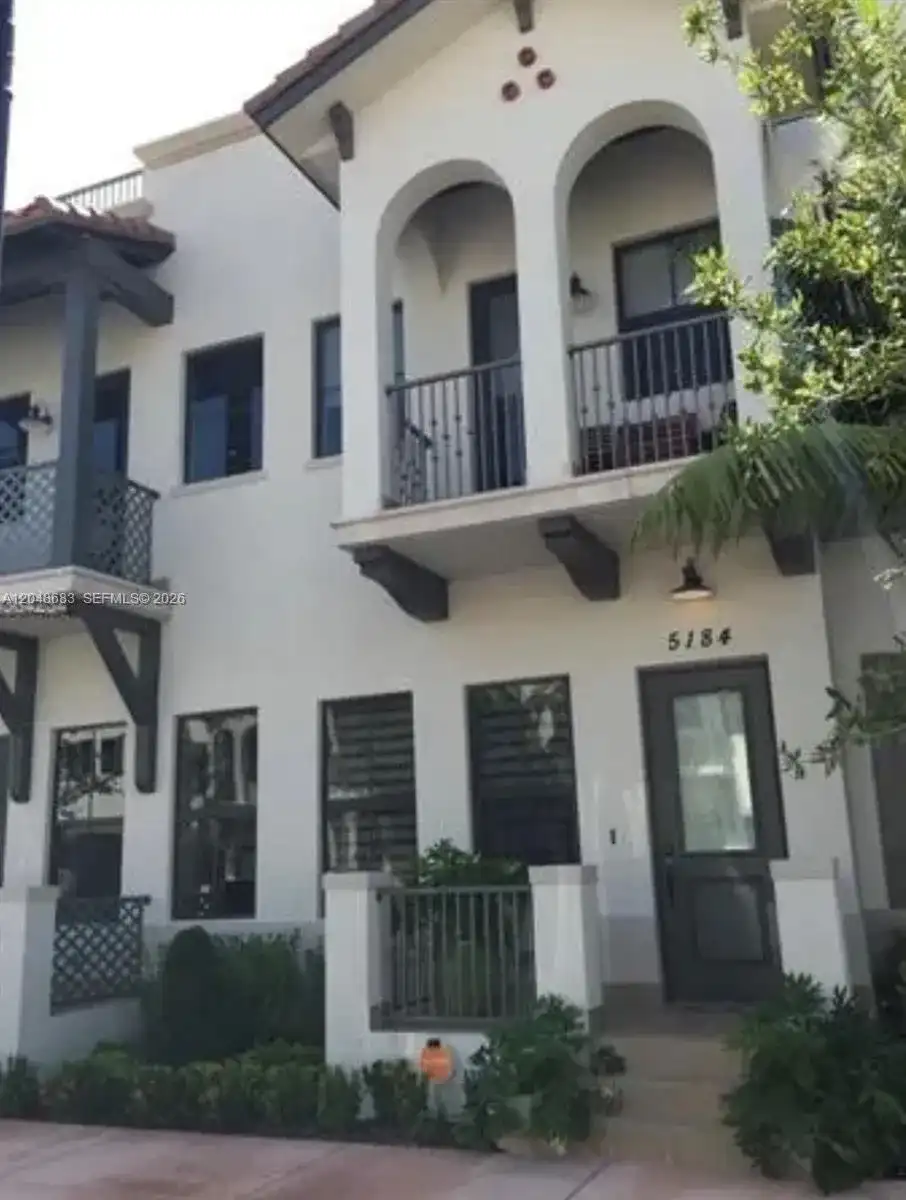 5184 NW 84th Ave, Doral FL 33166