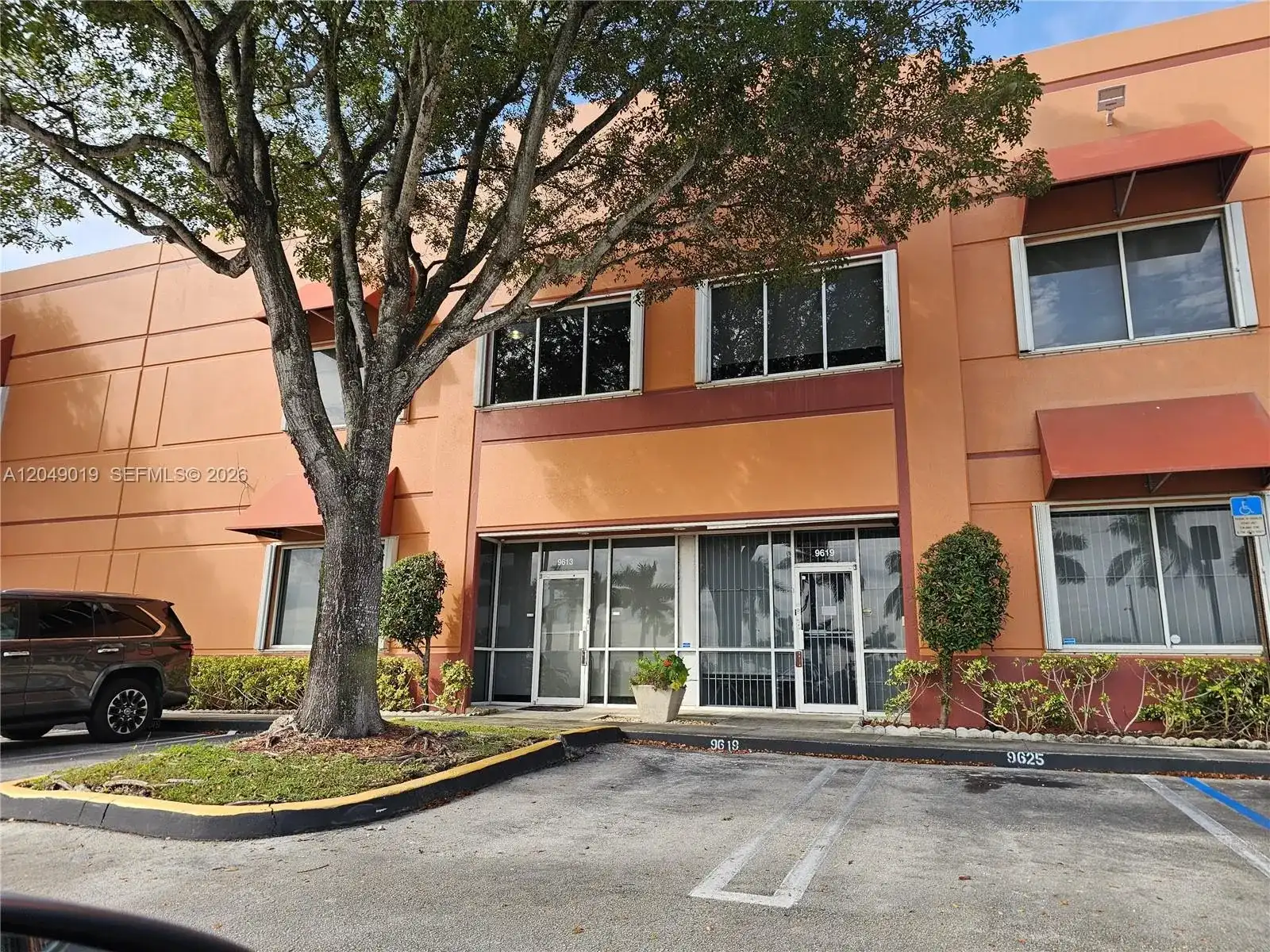 9613 NW 33rd St, Doral FL 33172