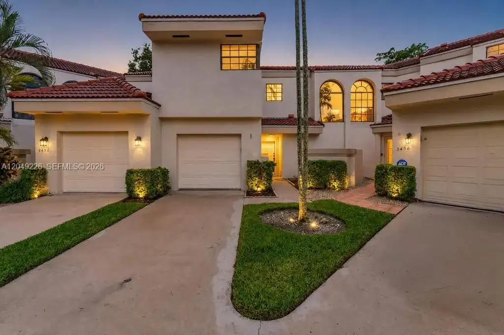 3454 Laurel Oaks Ln, Hollywood FL 33021