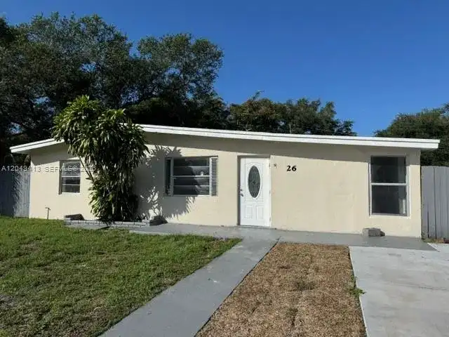 26 Virginia Rd, West Park FL 33023