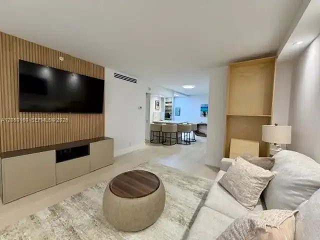 2501 S Ocean Dr, Hollywood FL 33019