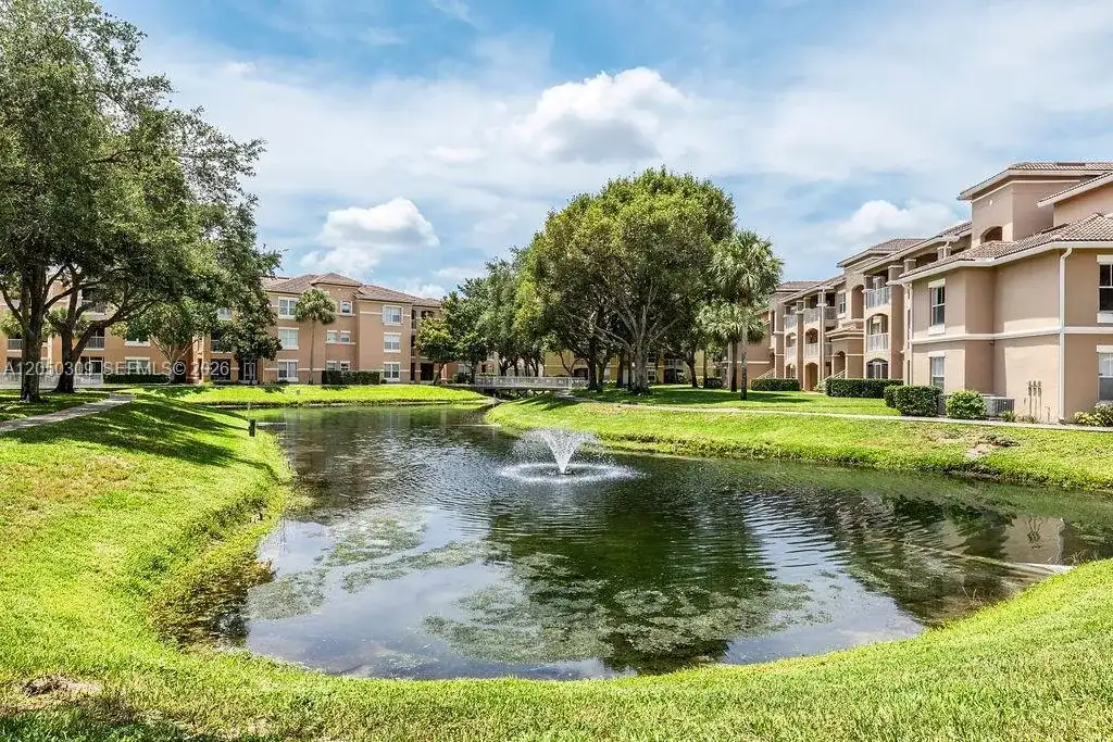 5060 Fairways Cir # F101, Vero Beach FL 32967
