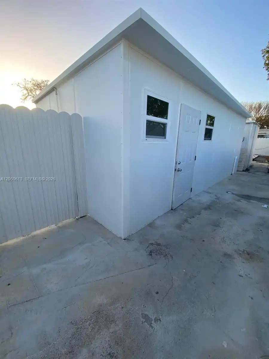 3501 NW 182nd St # 1, Miami Gardens FL 33056