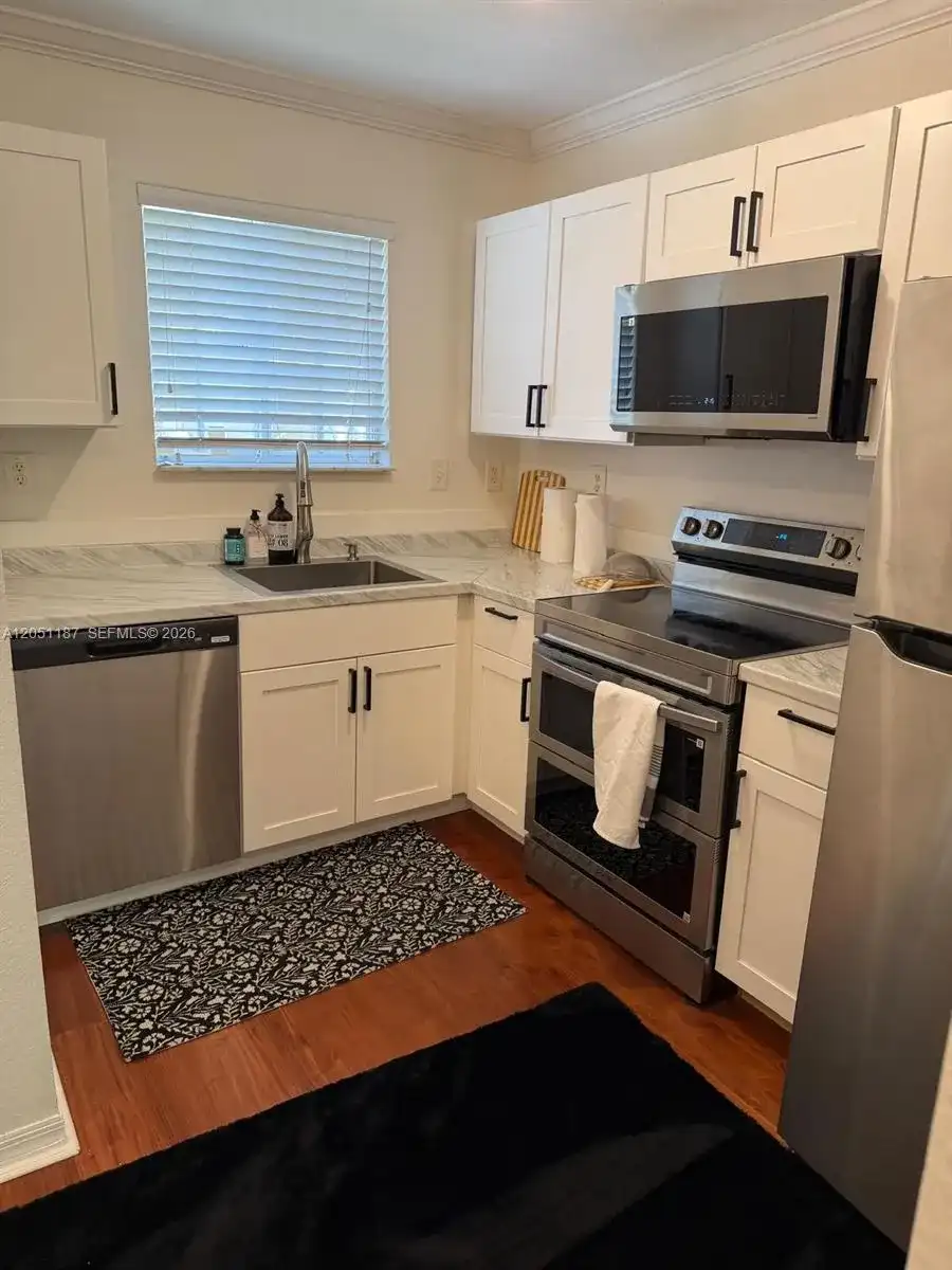 2082 NE 167th St # 3, North Miami Beach FL 33162