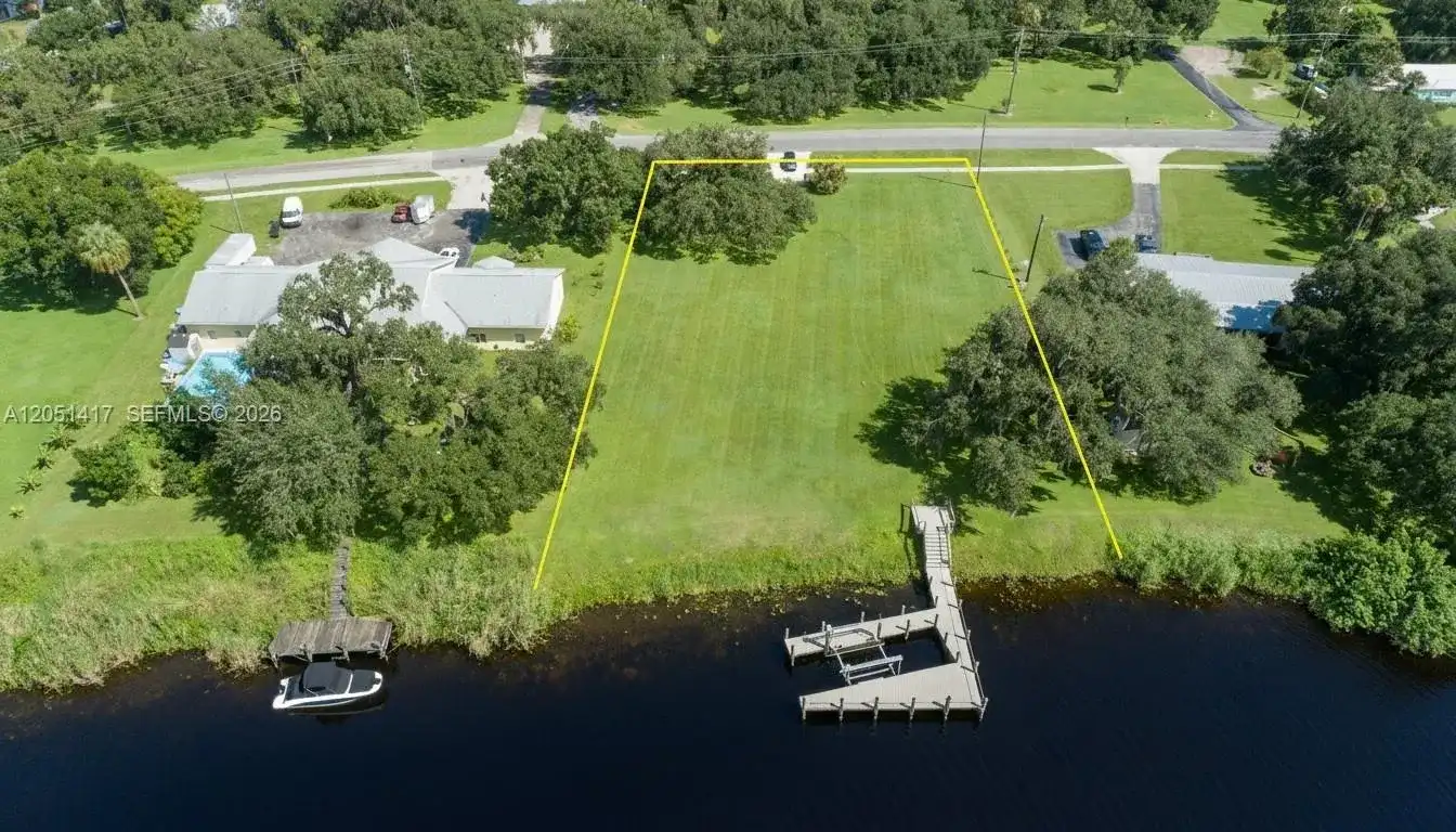 395 Old County Road 78, La Belle FL 33935
