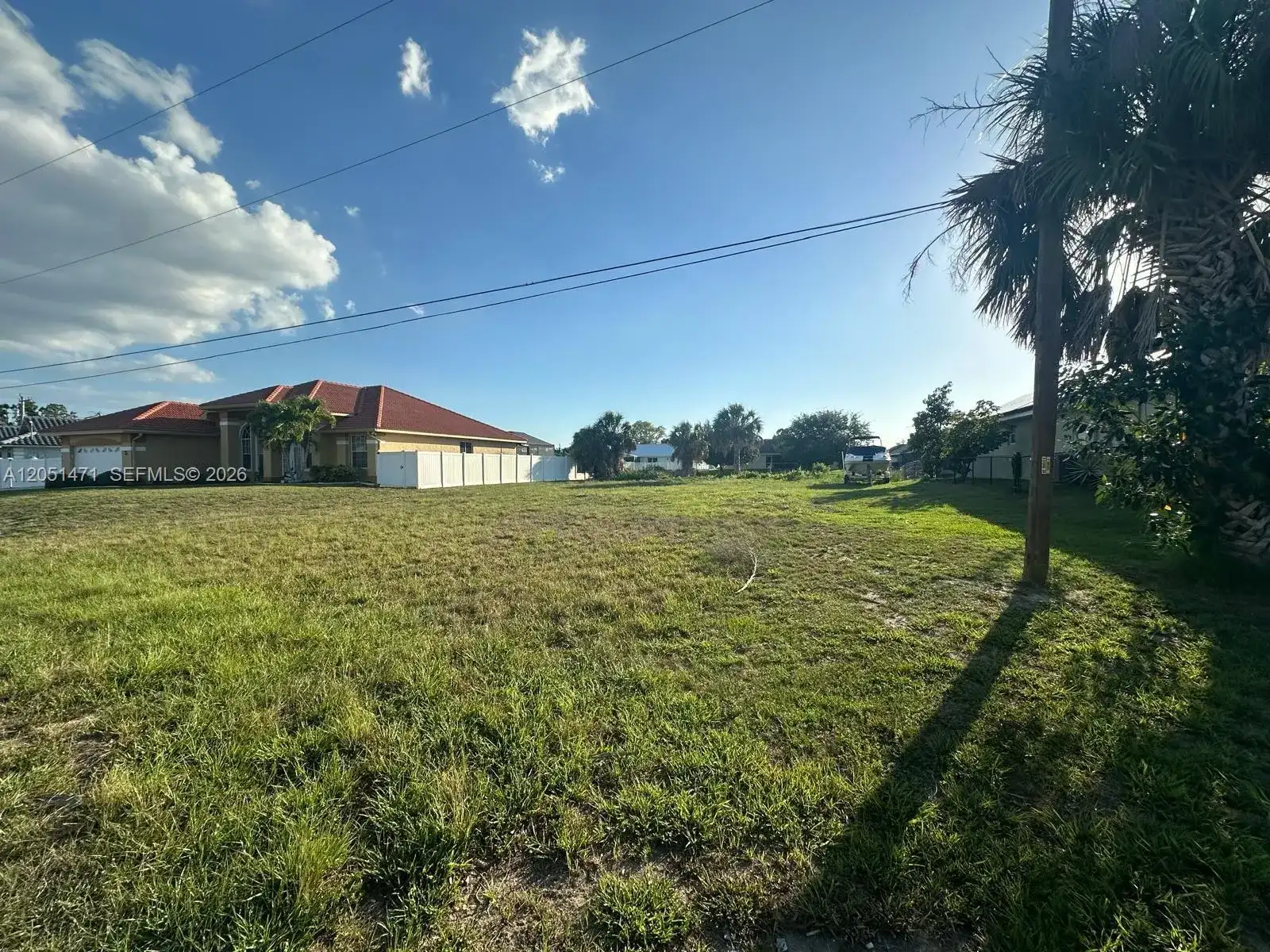 930 SW 8th PL, Cape Coral FL 33991