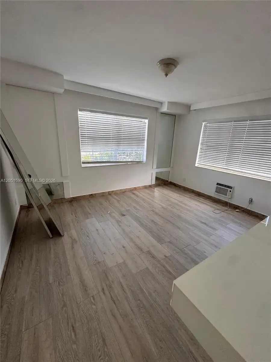 7800 Byron Ave, Miami Beach FL 33141