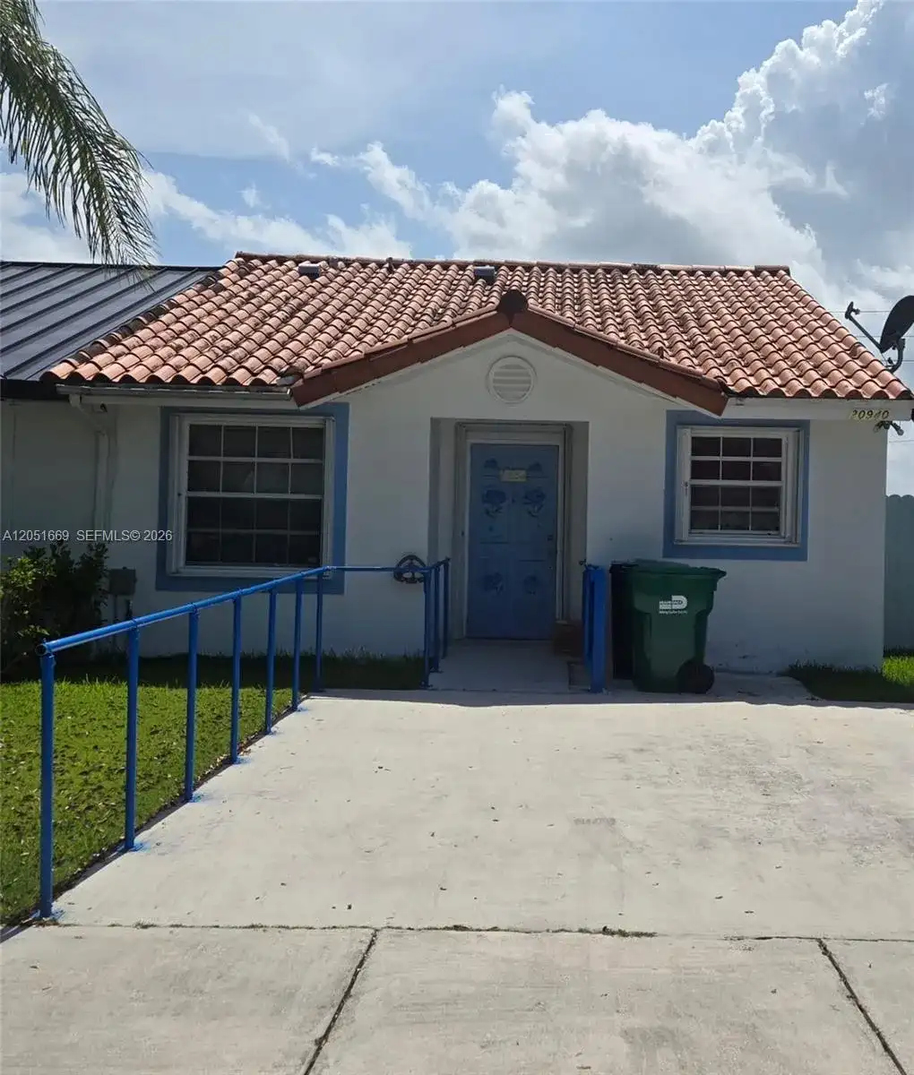 20940 SW 121st Ave, Miami FL 33177