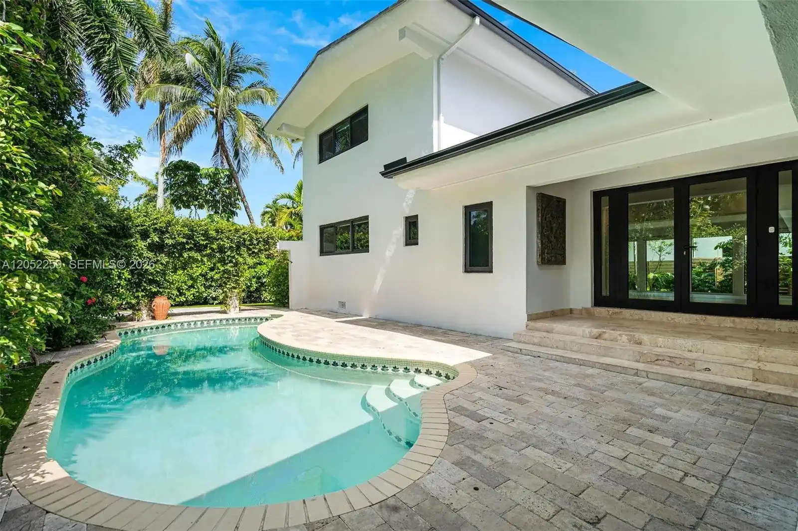 7810 Beachview Dr, North Bay Village FL 33141