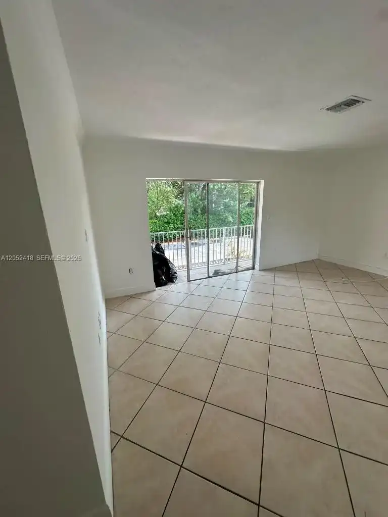 8601 SW 94th St # 207W, Miami FL 33156