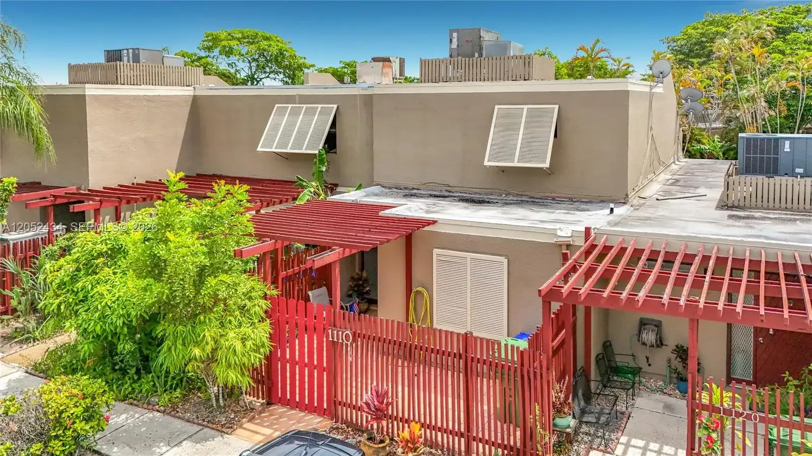1110 W Fairway Rd, Pembroke Pines FL 33026