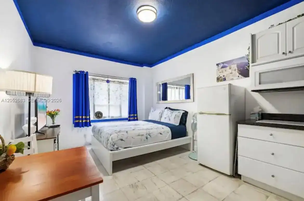 255 W 24th St # 302, Miami Beach FL 33140