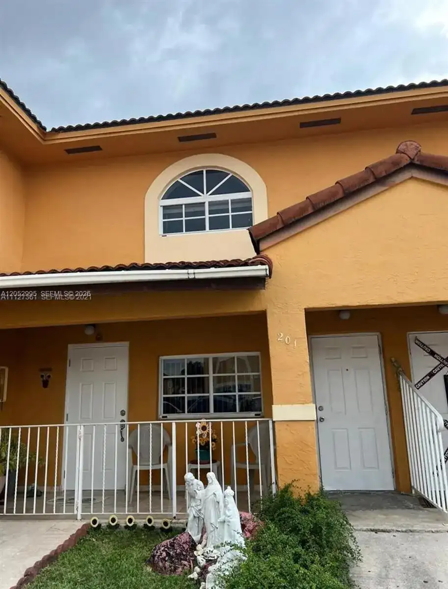 7818 W 34th Ln # 201, Hialeah FL 33018