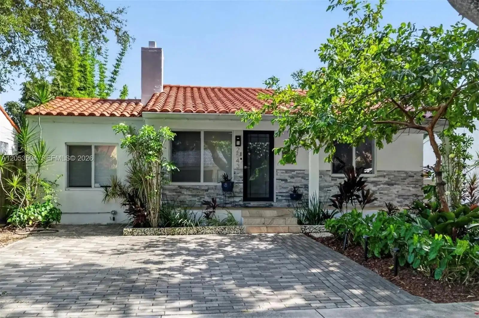 2543 SW 15th St, Miami FL 33145