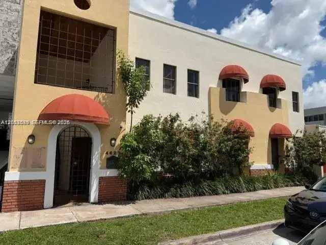 4627 Ponce De Leon Blvd, Coral Gables FL 33146