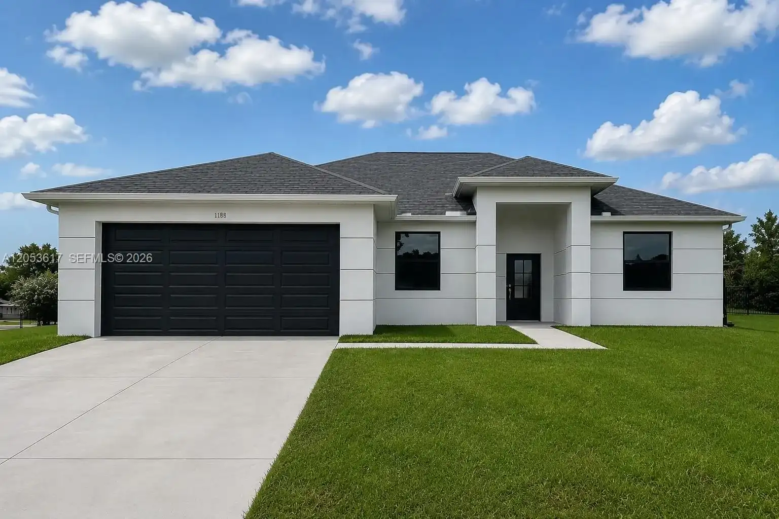 2524 LAKEVIEW DR, Lehigh Acres FL 33936