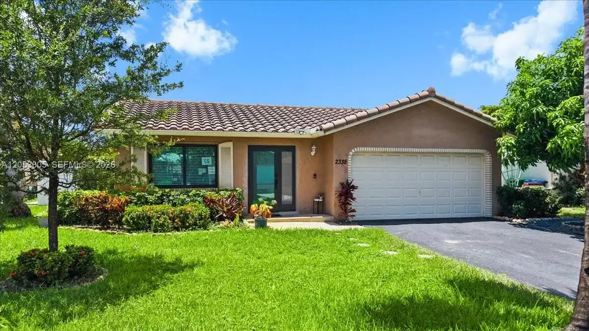 2338 NW 98th Way, Coral Springs FL 33065