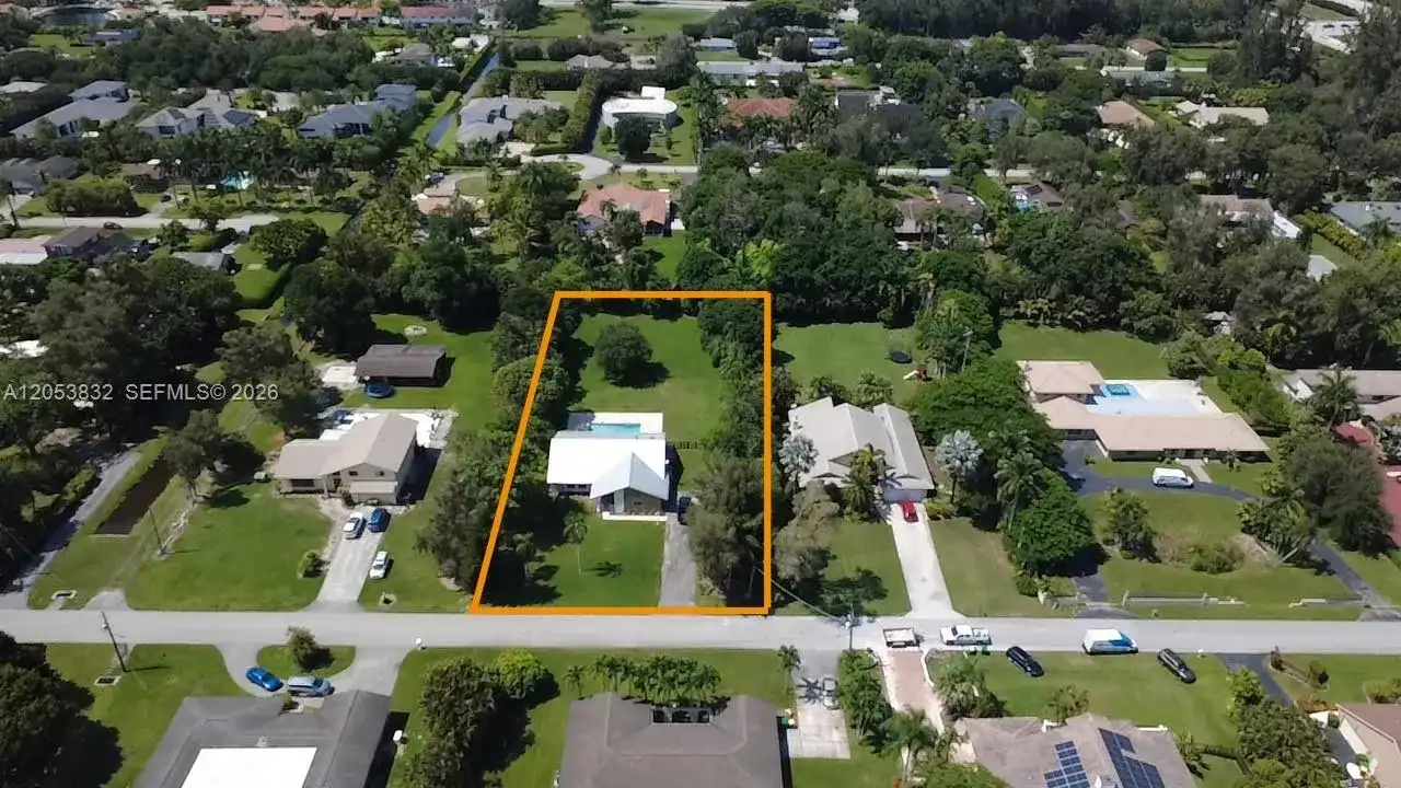 11501 SW 3rd St, Plantation FL 33325