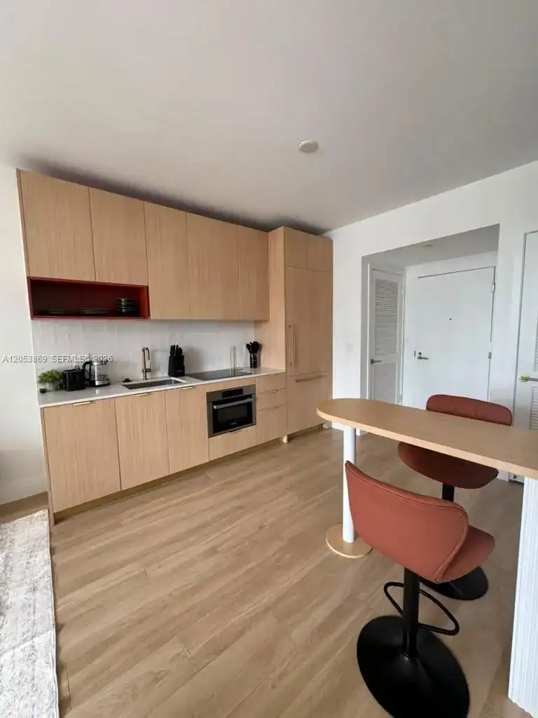 90 NE 32nd St # 811, Miami FL 33137