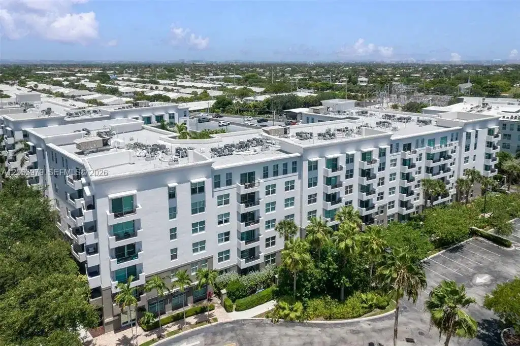 2421 NE 65th St # 217, Fort Lauderdale FL 33308
