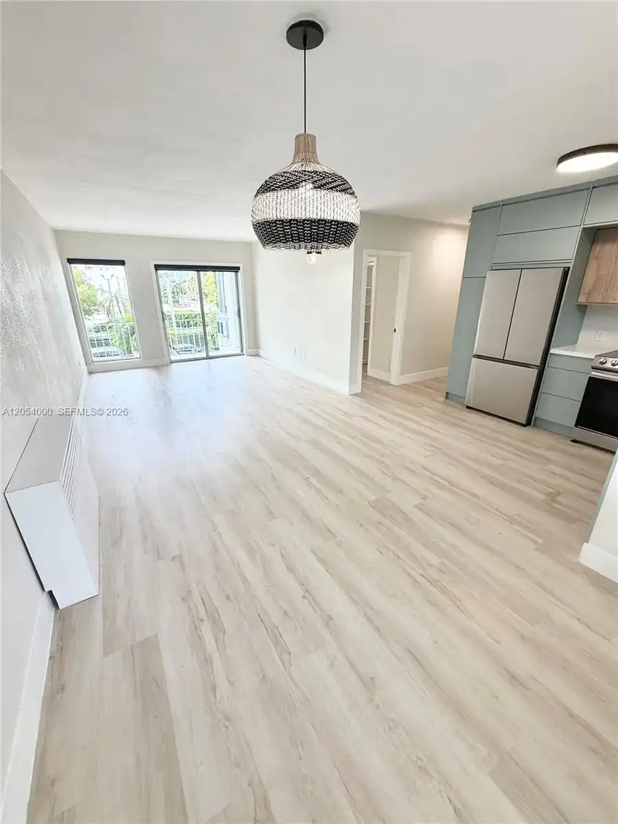 641 Espanola Way # 17, Miami Beach FL 33139
