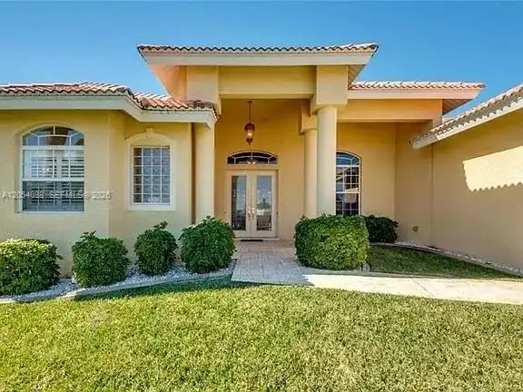 5346 Bayshore Ave, Cape Coral FL 33904