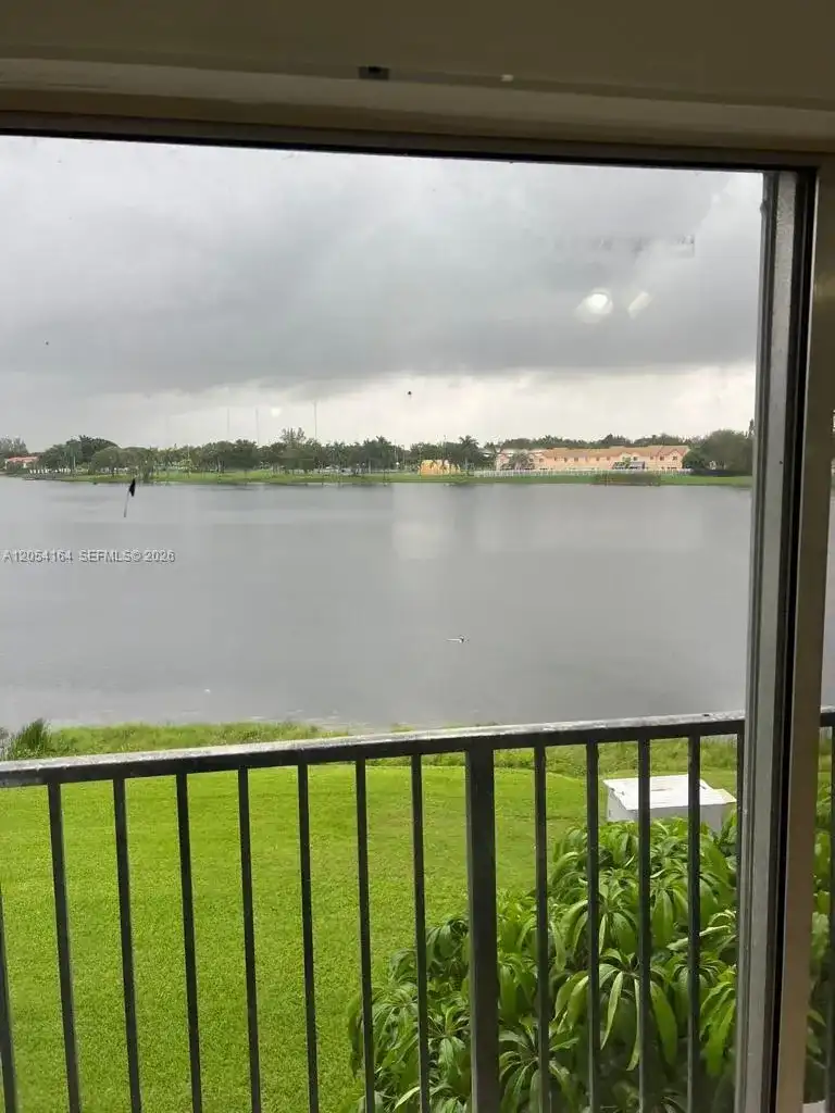 8720 N Sherman Cir # 303, Miramar FL 33025