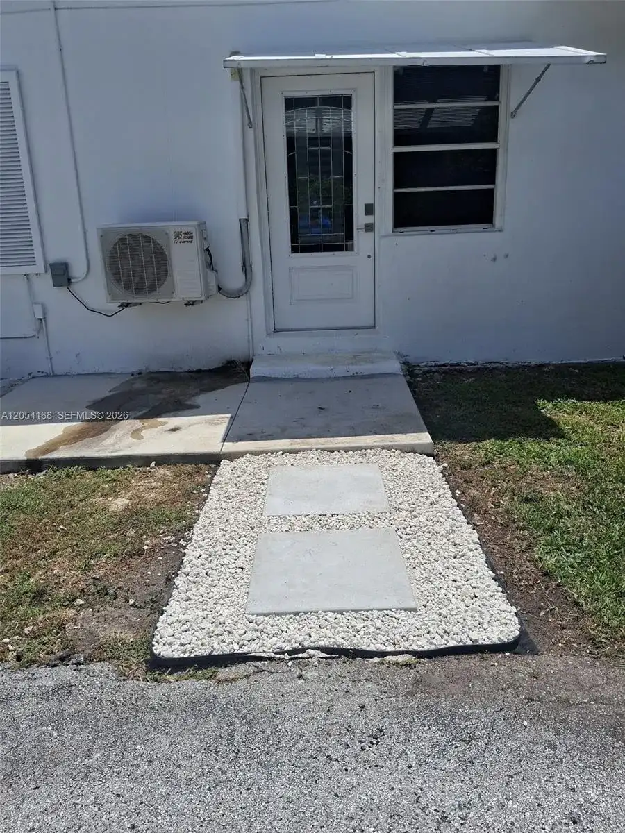16240 SW 286th St # B, Homestead FL 33033