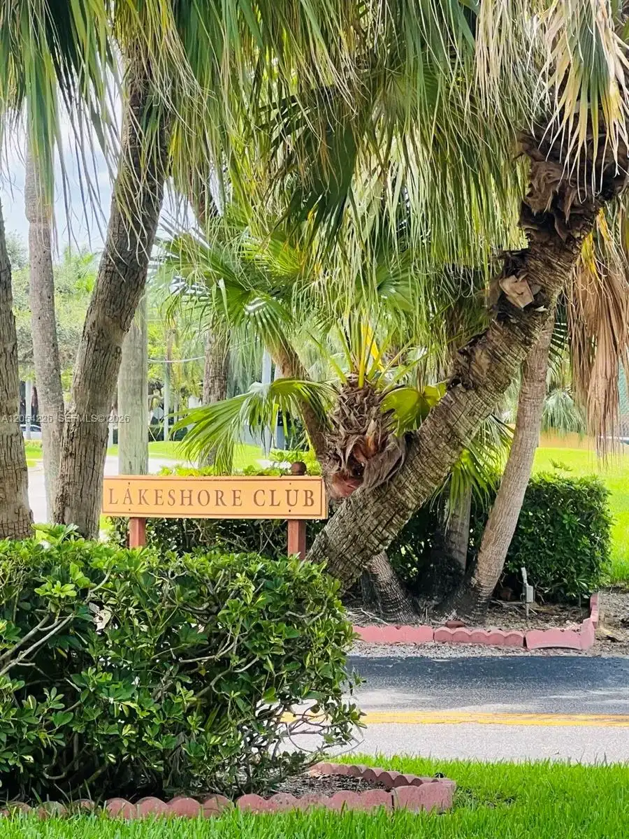4613 NW 91st Ave, Sunrise FL 33351
