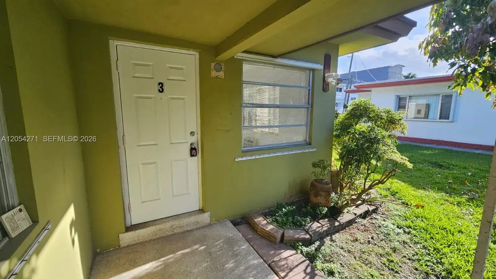 808 NE 10th St # 3, Hallandale Beach FL 33009